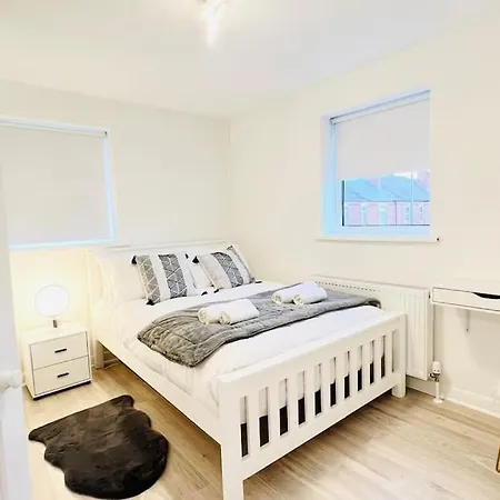 New Fully Furnished Cosy Home Balderton Exterior photo