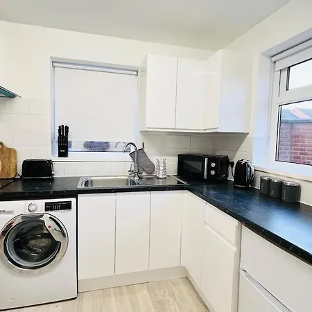 New Fully Furnished Cosy Home Balderton Exterior photo