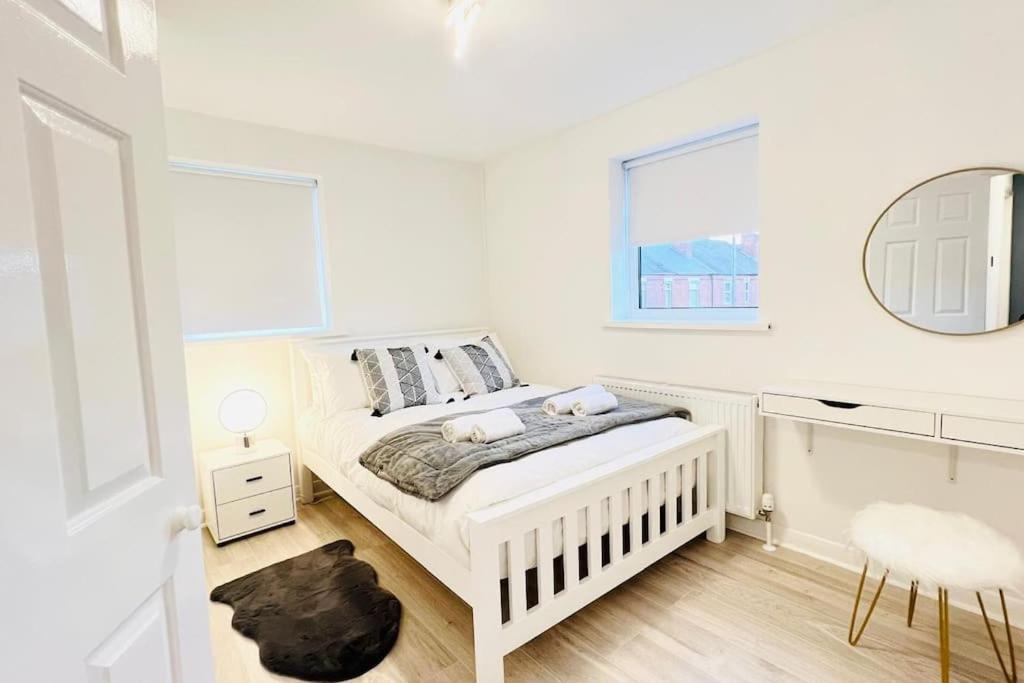 New Fully Furnished Cosy Apartment