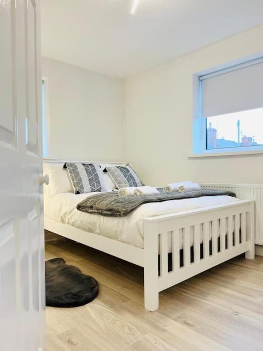 New Fully Furnished Cosy Balderton