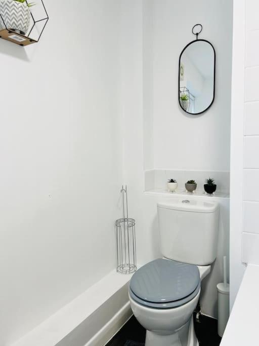 New Fully Furnished Cosy Apartment